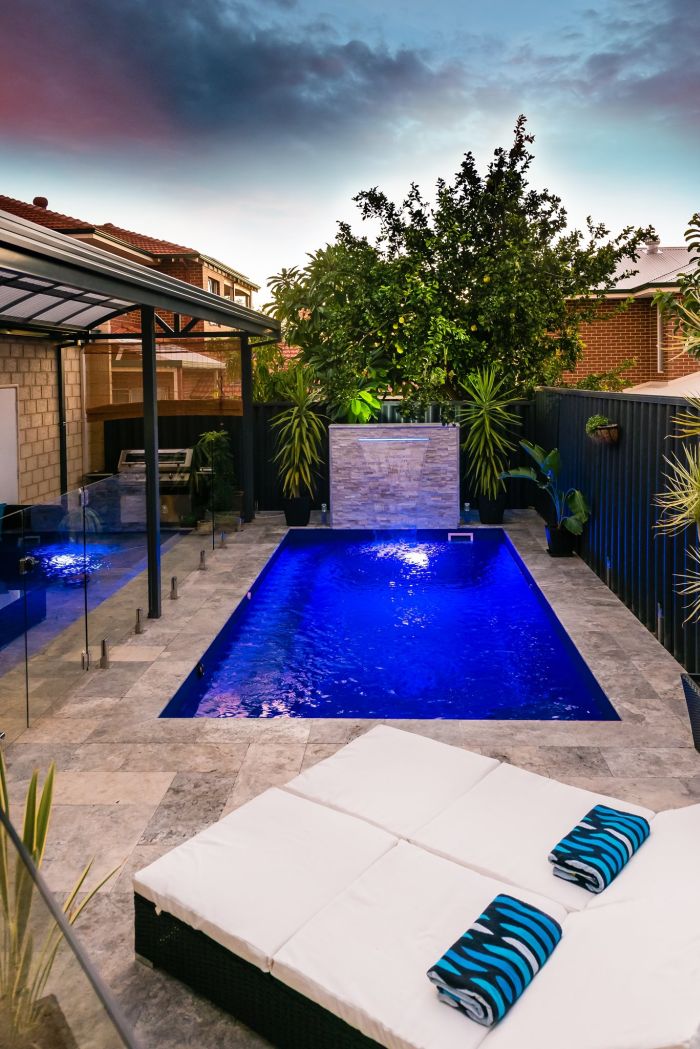 Modern pool shape saves space 